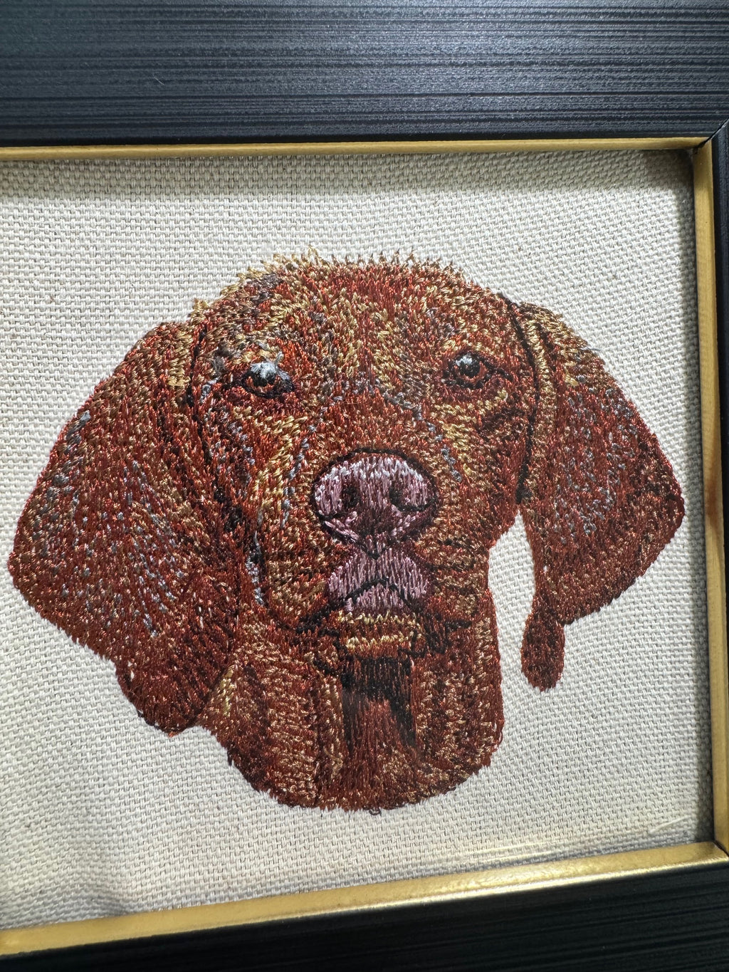 Vizsla Machine Embroidered Framed Art | Tabletop Decor