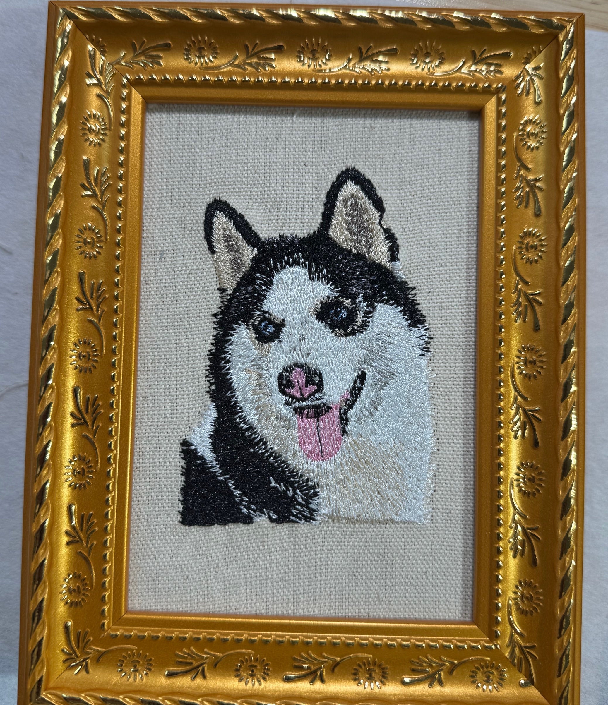 Alaskan Malamute Machine Embroidered Art | Framed Dog Breed Décor