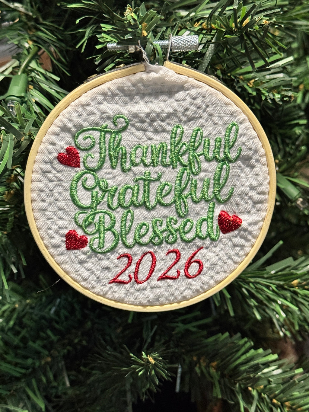 2026 Keepsake-Thankful Grateful Blessed 2026 Embroidered Christmas Ornament – 4" Hoop