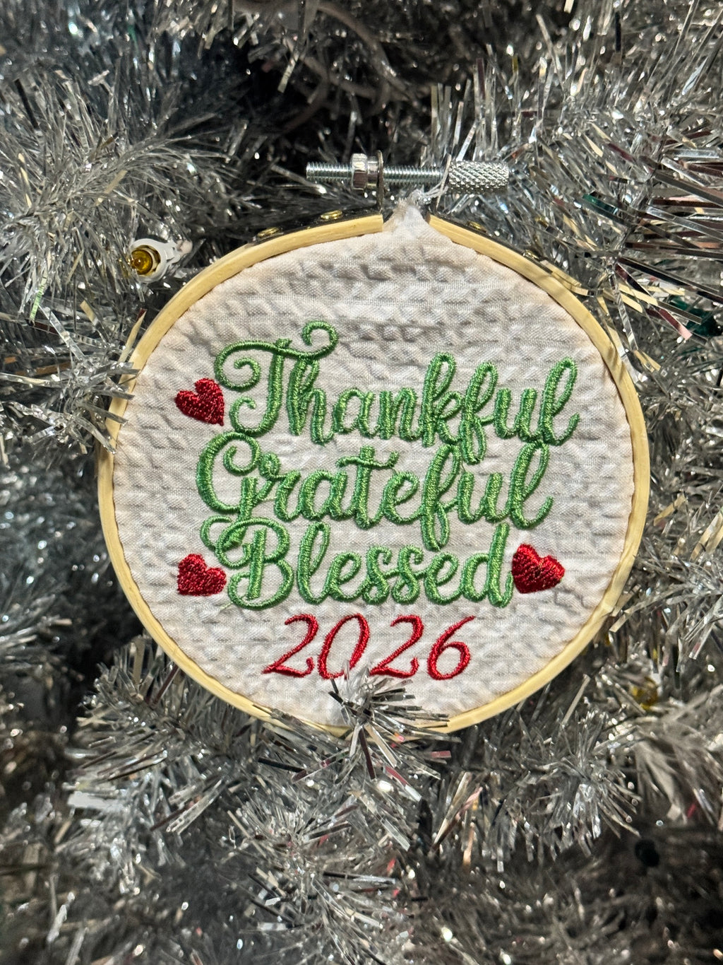 2026 Keepsake-Thankful Grateful Blessed 2026 Embroidered Christmas Ornament – 4" Hoop