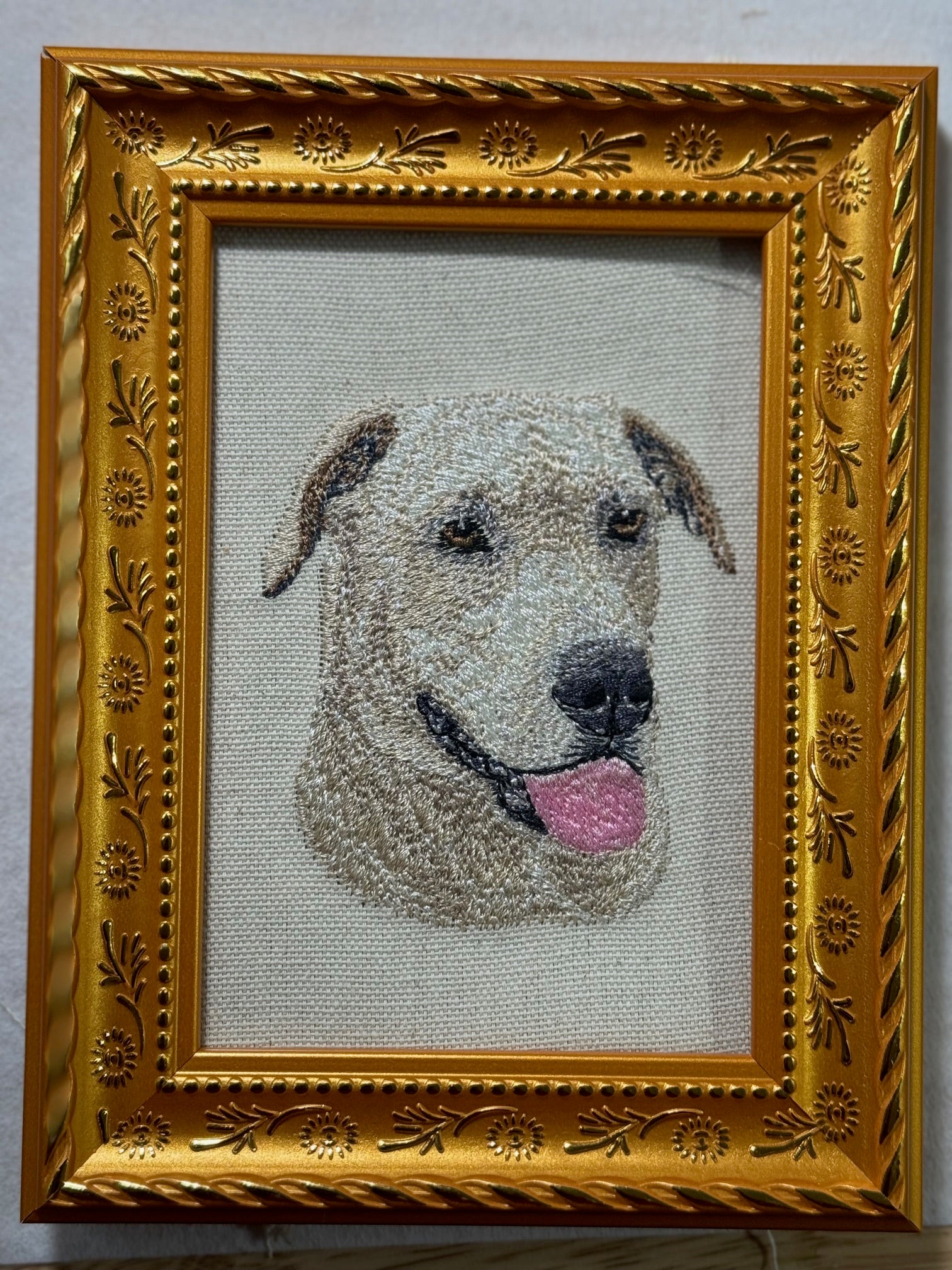 Retriever Mix Machine Embroidered Art | Framed Dog Breed Décor