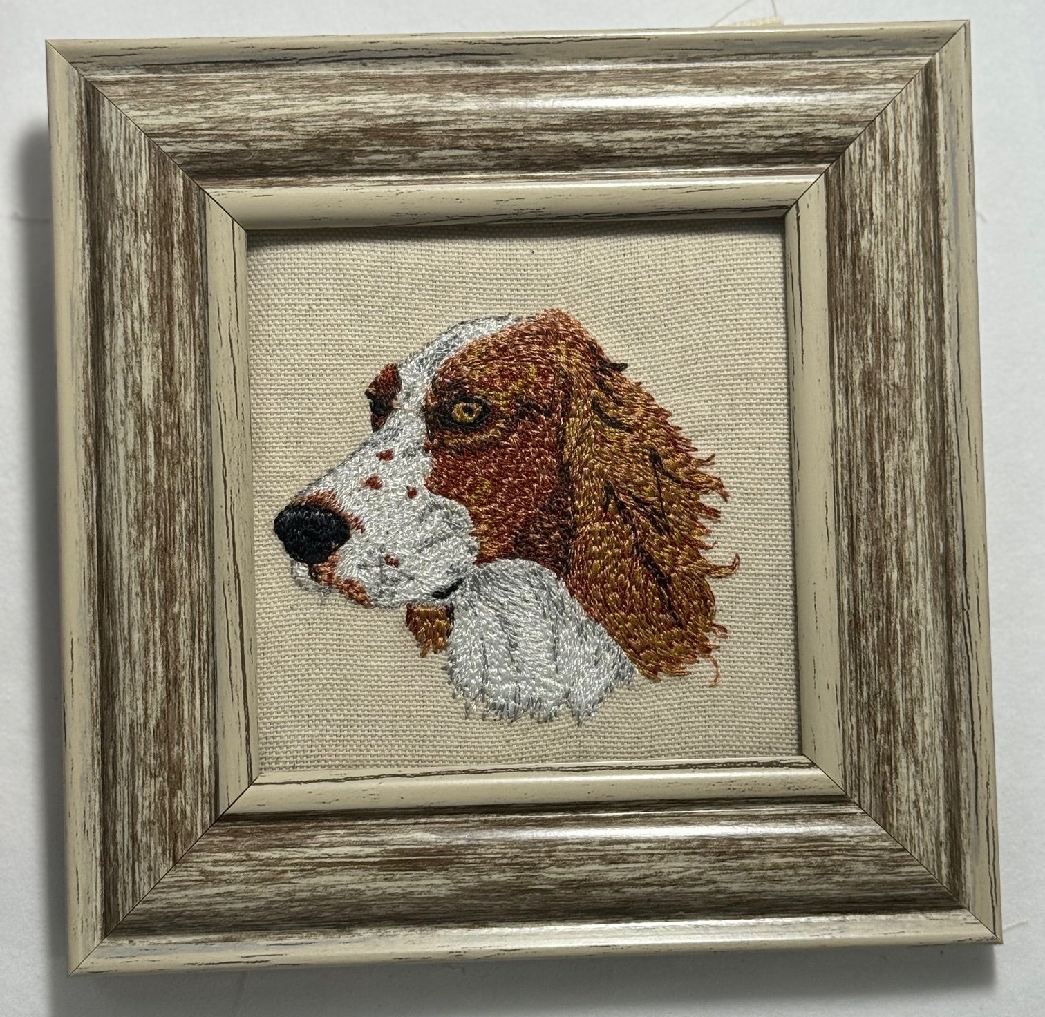 English Setter Machine Embroidered Framed Art | Tabletop Decor