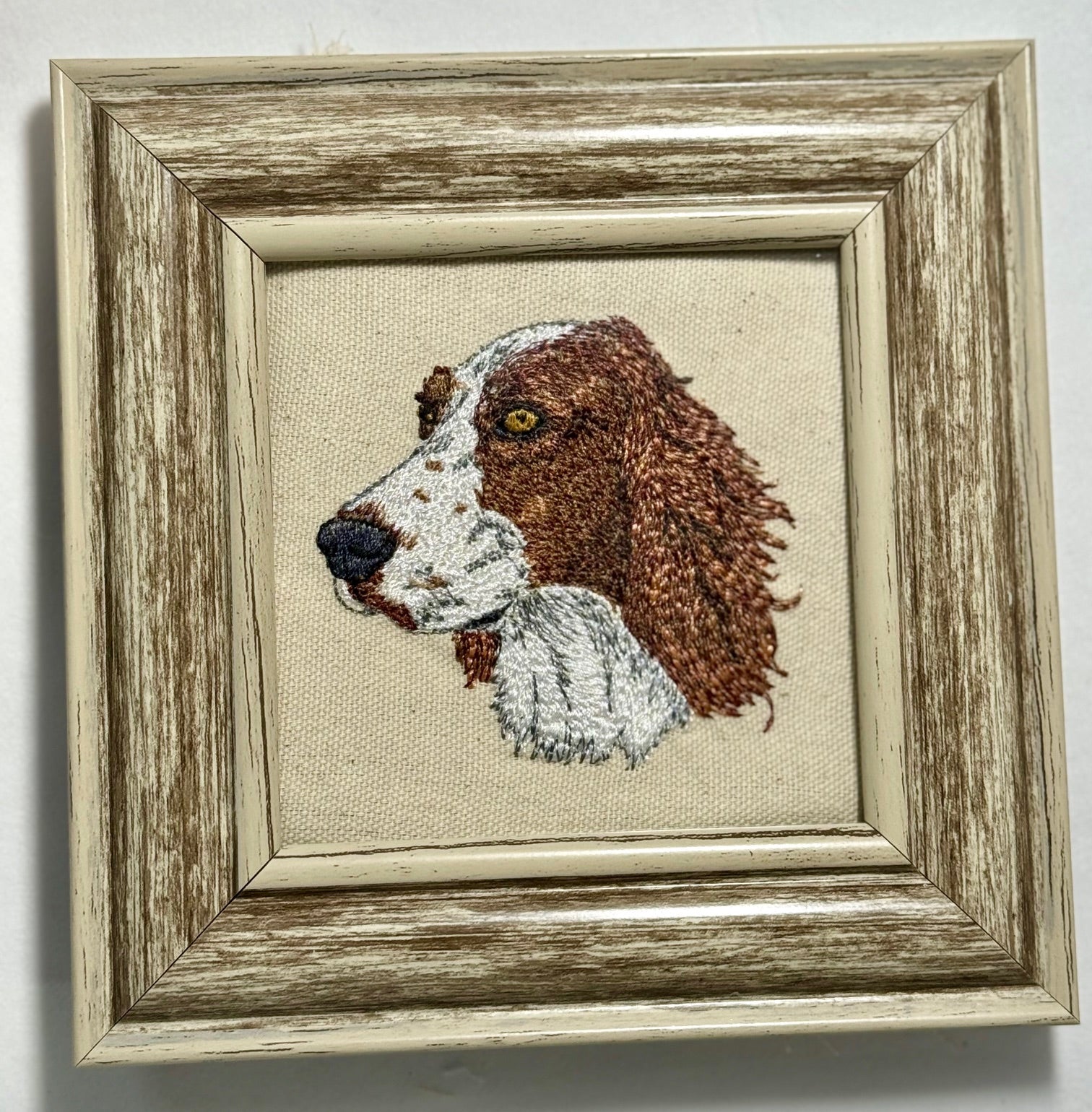 English Setter Machine Embroidered Framed Art | Tabletop Decor