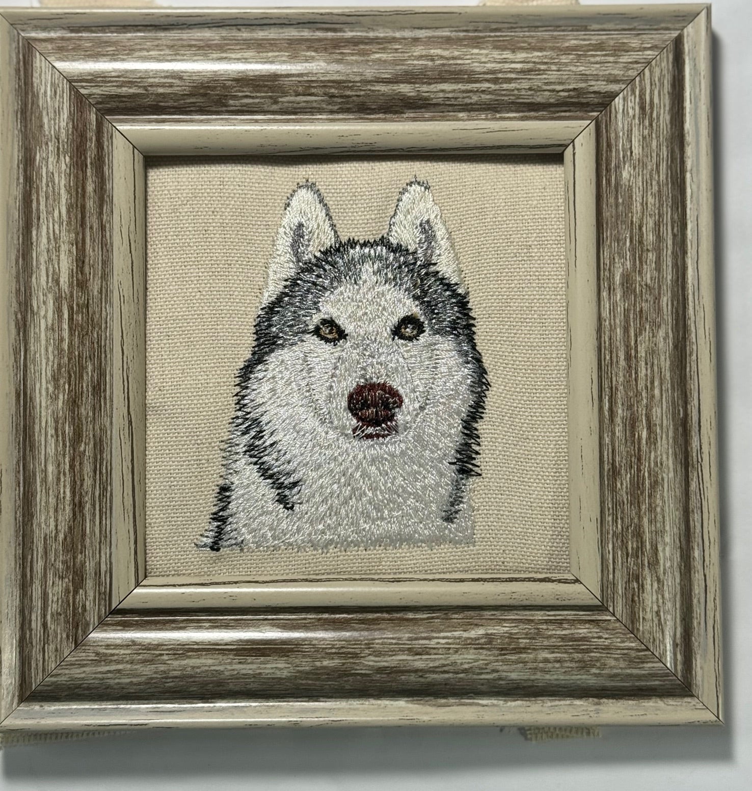 Alaskan Malamute Machine Embroidered Framed Art | Tabletop Decor