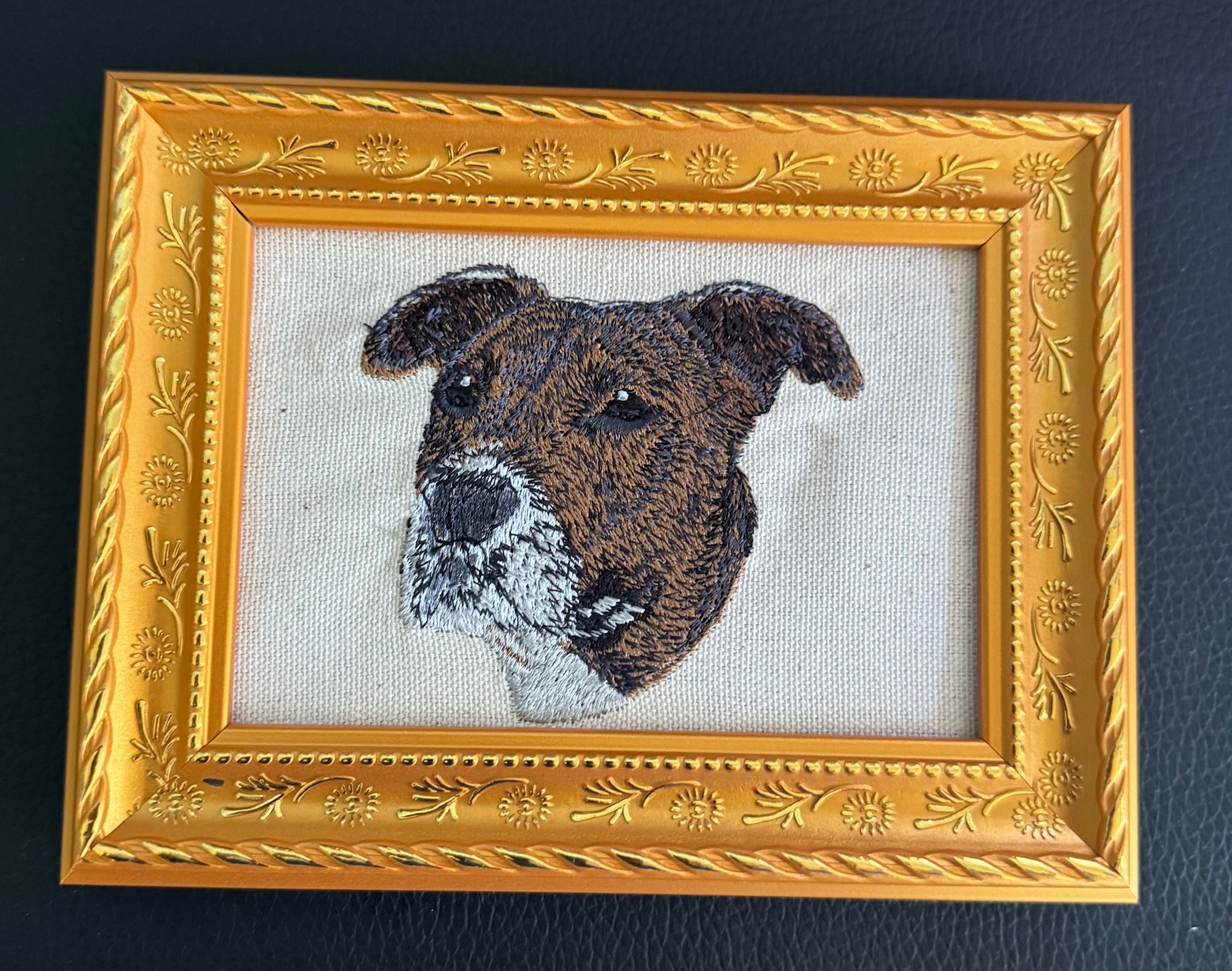 American Bully (Pitbull Terrier) — Machine Embroidered Framed Art | Tabletop Decor