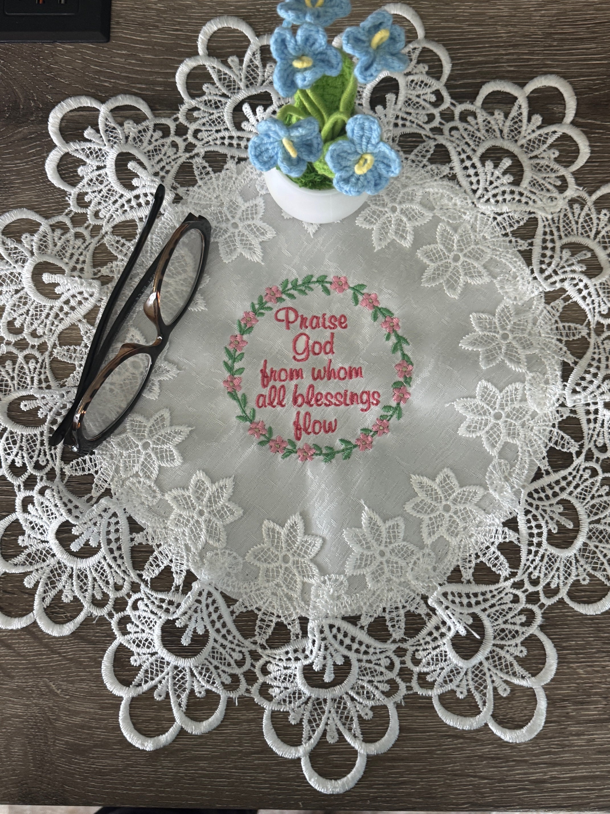 "Praise God From Whom All Blessings Flow" Machine Embroidered Doily | Christian Hymn Decor
